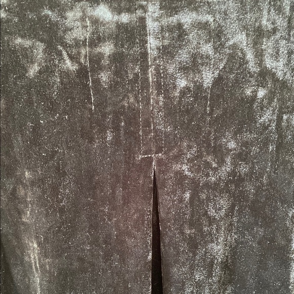 Cupio Black Relaxed Short Sleeve Cowl- Neck Crushed Velvet top. XL - Picture 4 of 10